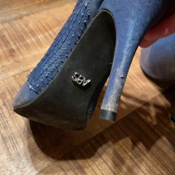 ABS By Allen Schwartz super-unique navy booties - Picture 8 of 9